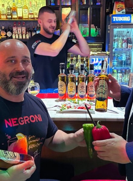 COCKTAIL THEATRE