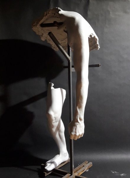 Хари Арабян скулптура