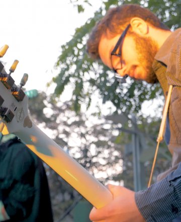 Дилян Дянков - блус, фънк, хард рок и прогресив  китара